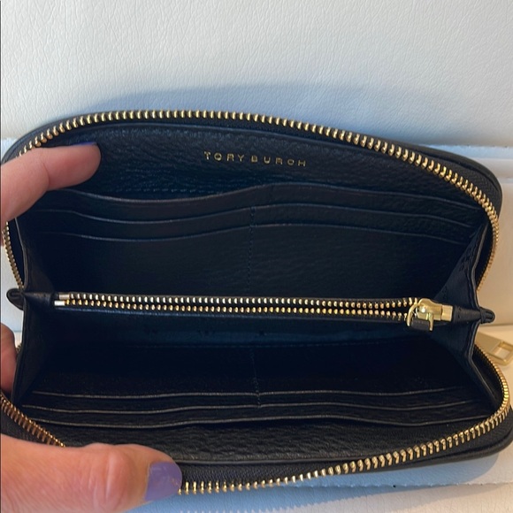 NWT - Tory Burch Black Leather Zip Wallet - Picture 6 of 6